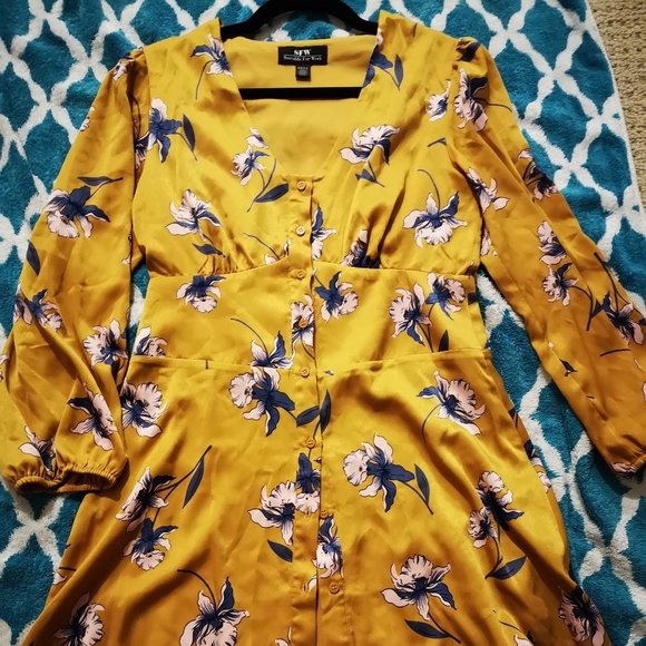 SFW | NEW | Gold Floral Dress - Picture 6 of 9